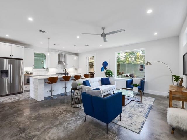 405 W Live Oak ST Unit #2