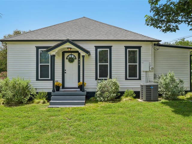 406 Live Oak ST