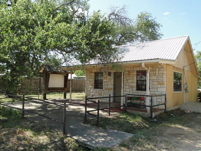 406 W Main ST