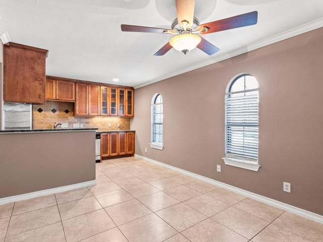 407 E 45th St Unit #105