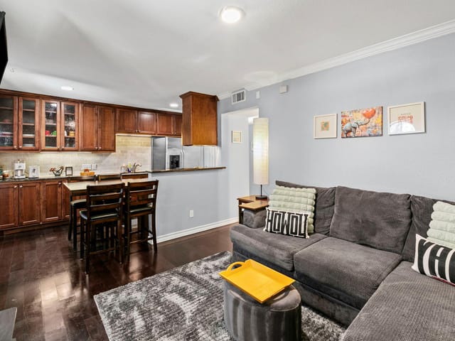 407 E 45th St Unit #116