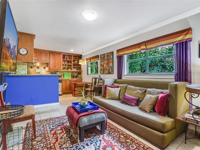 407 E 45th St Unit #215