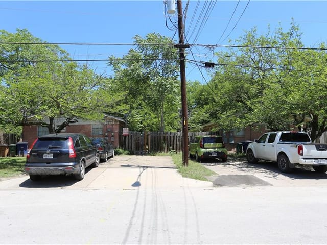 408&410 W Odell St