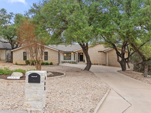 408 Rolling Green Dr
