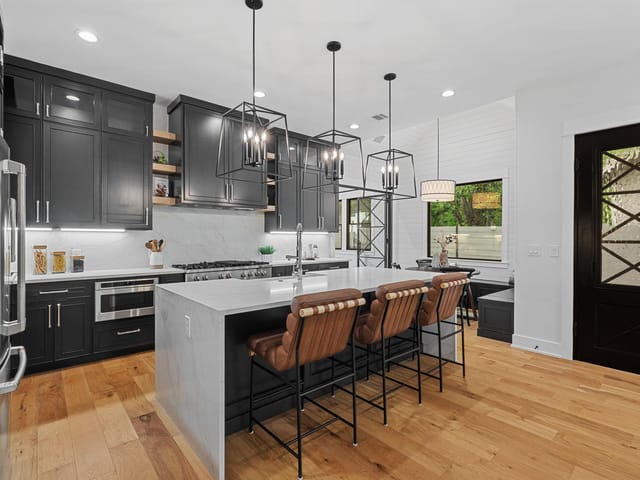 408 W 34th St Unit #1