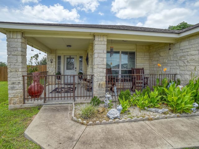 409 S. Hunting Lodge LN
