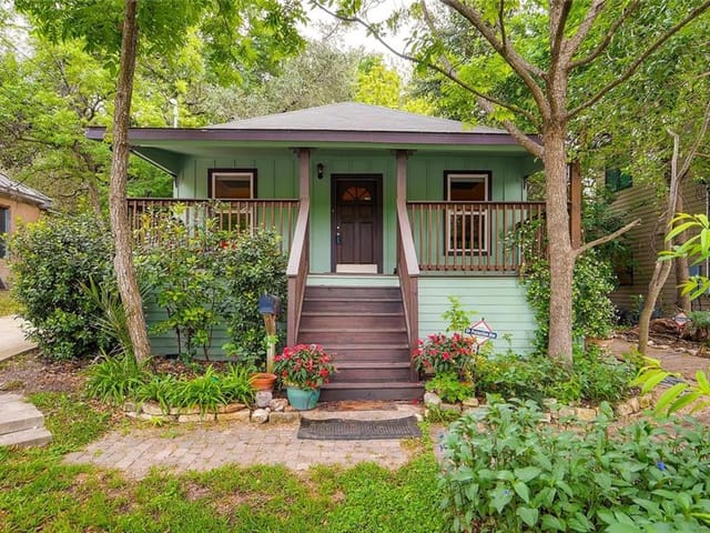 409 W Annie St