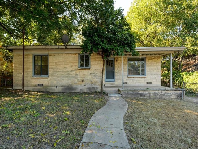 409 W Live Oak St