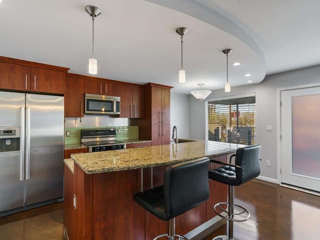 41 Waller St Unit #302