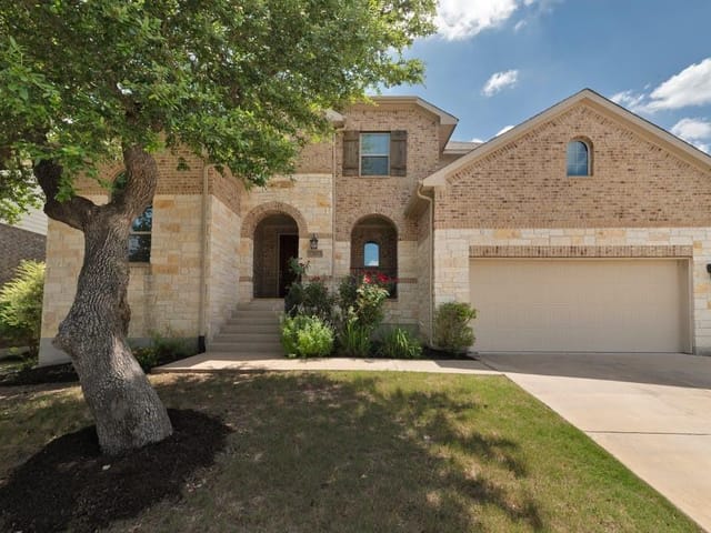 410 Catalina Ln