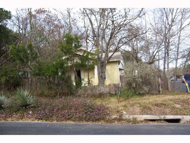 410 E Annie St