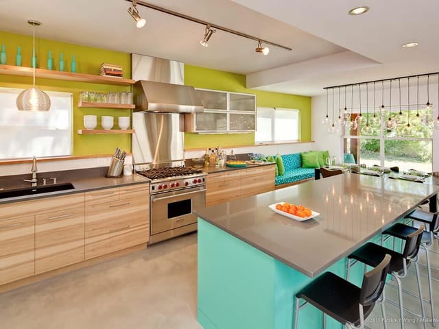 410 W Johanna ST