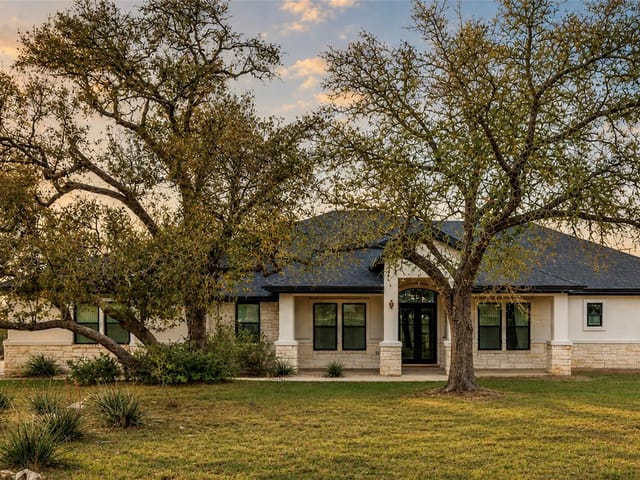 410 Woodland Oaks TRL