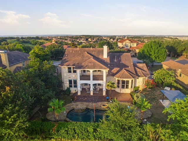 4100 Sugarloaf DR