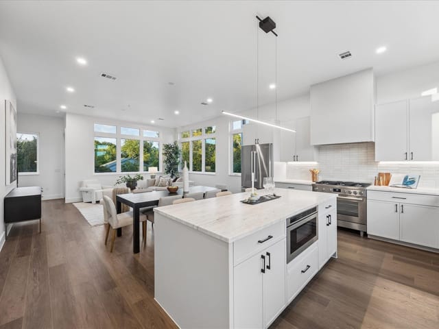 4101 Menchaca RD Unit #203