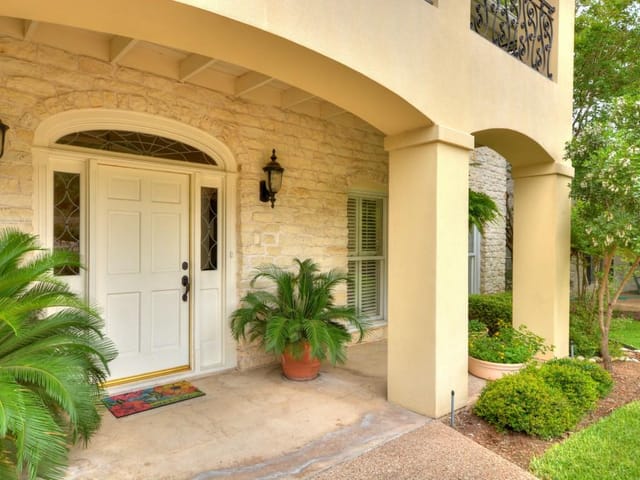4102 Edwards Mountain Dr