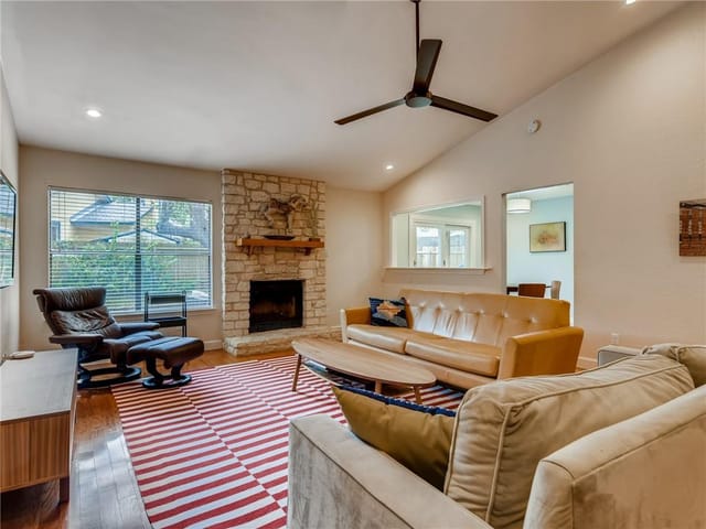 4103 Dauphine Dr