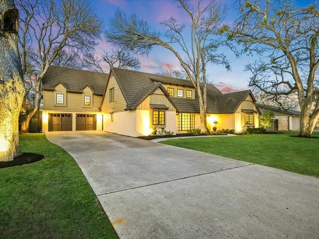 4104 North Hills Dr