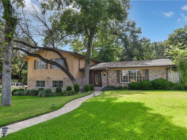 4105 Hickory RD