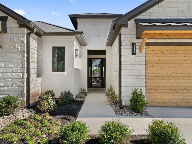 4105 Isadora Dr