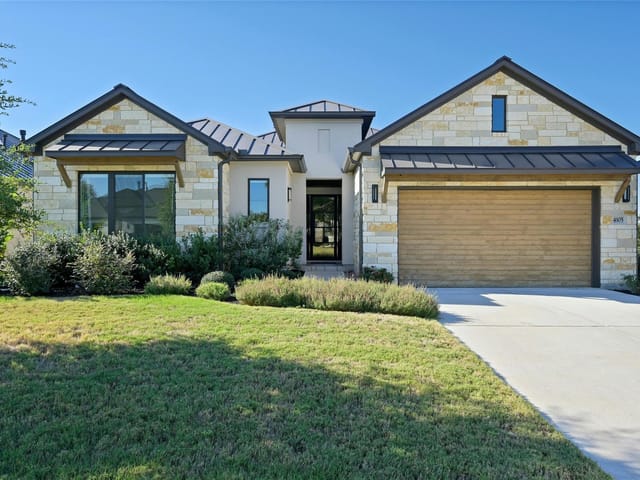 4105 Isadora Dr N