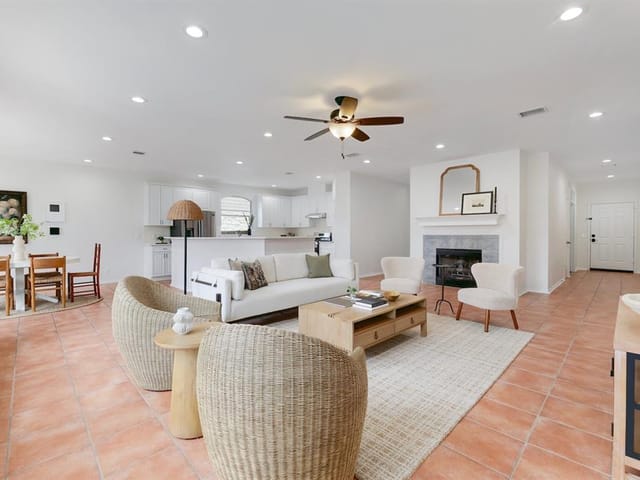 4106 Great Plains Dr