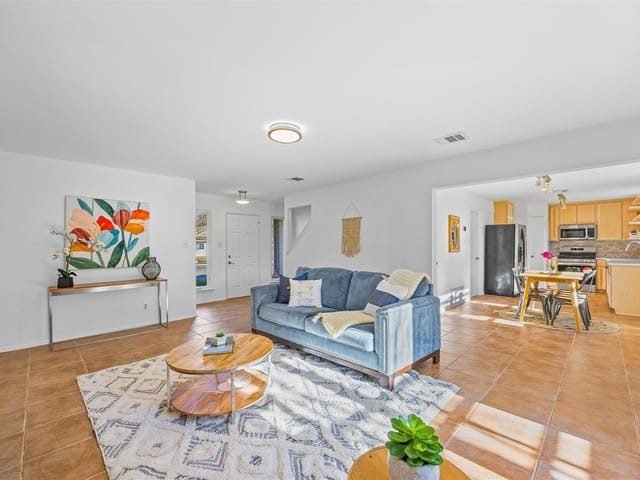 4107 Stonecroft Dr