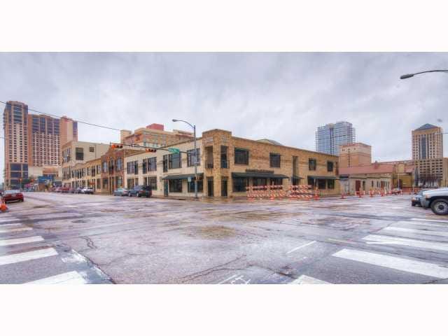411 Brazos St Unit #204