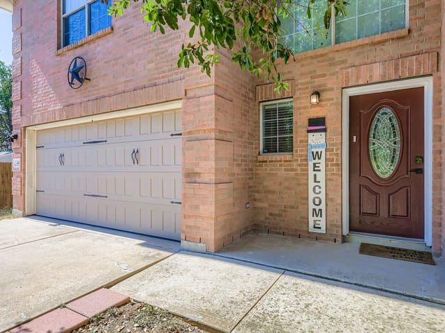 411  Meadow Park Dr