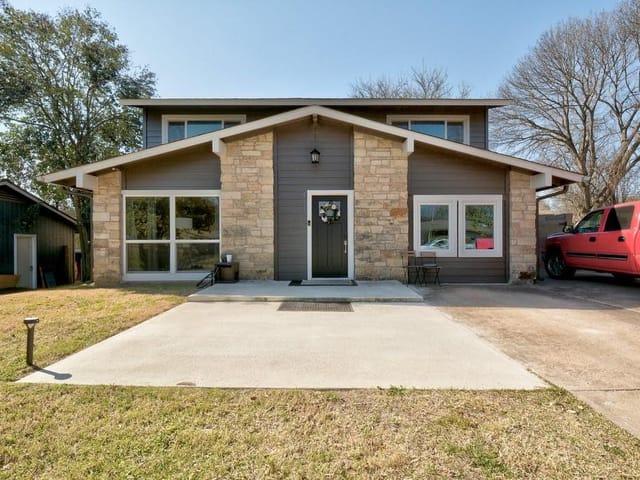 411 Ramble Ln