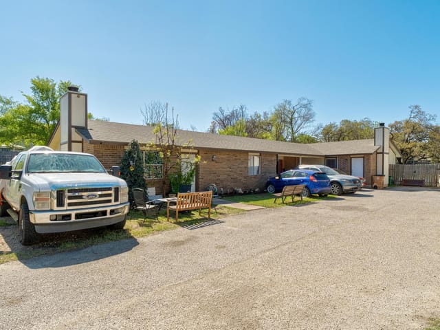 411 Thelma Dr
