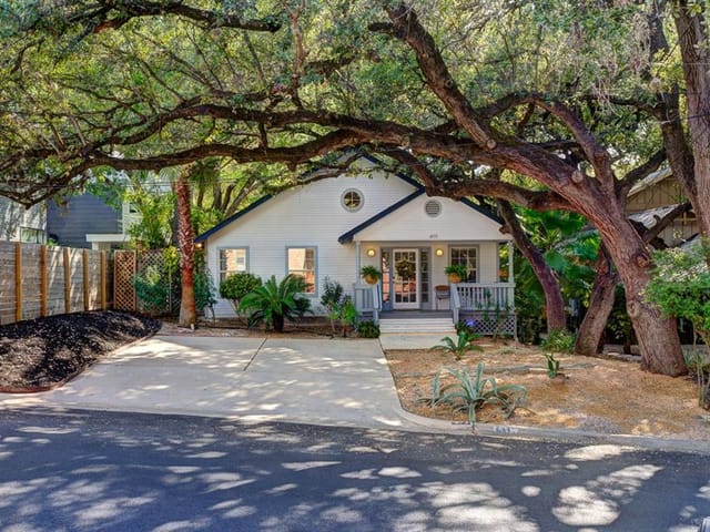 411 W Live Oak