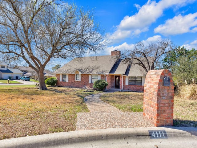 4111 Canyon Cliff Cir