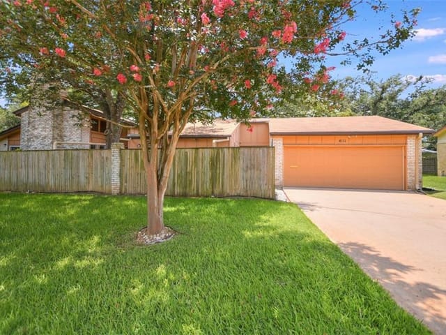 4111 Ridgeline DR