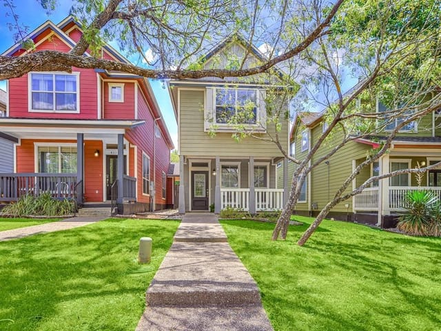 4115 E 12th St Unit #1