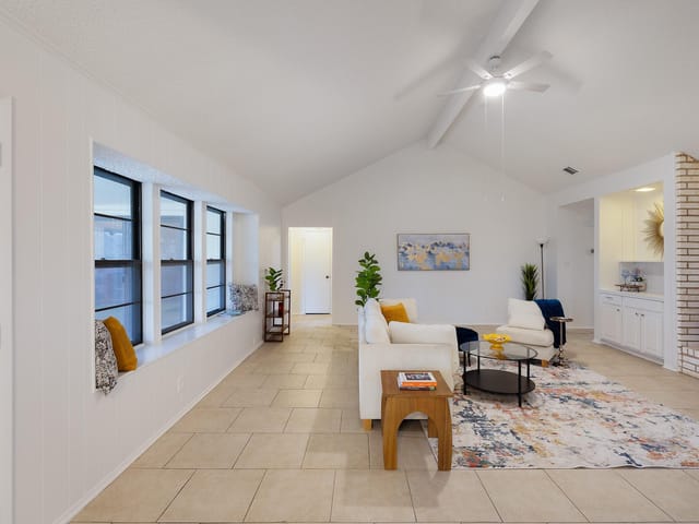 4119 Balcones Woods Dr