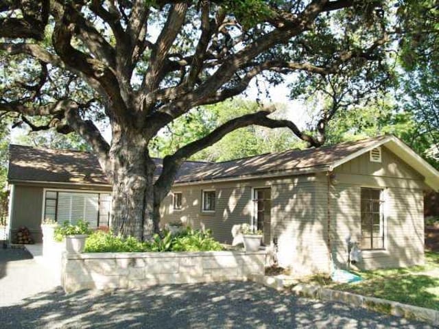 412 Crockett St