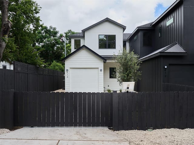 412 Hackberry Ln Unit #1