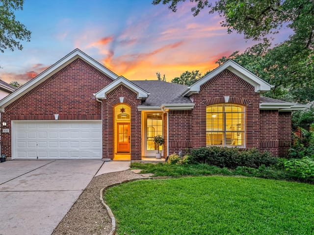 4124 Kachina Dr
