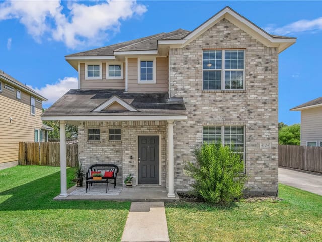 4124 McFarland DR