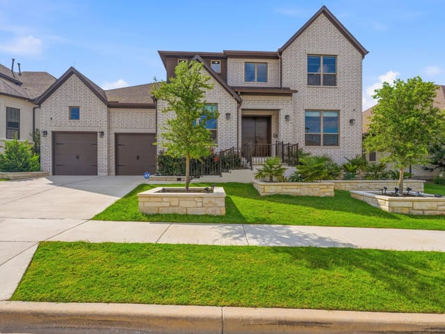413 Summerhill LN