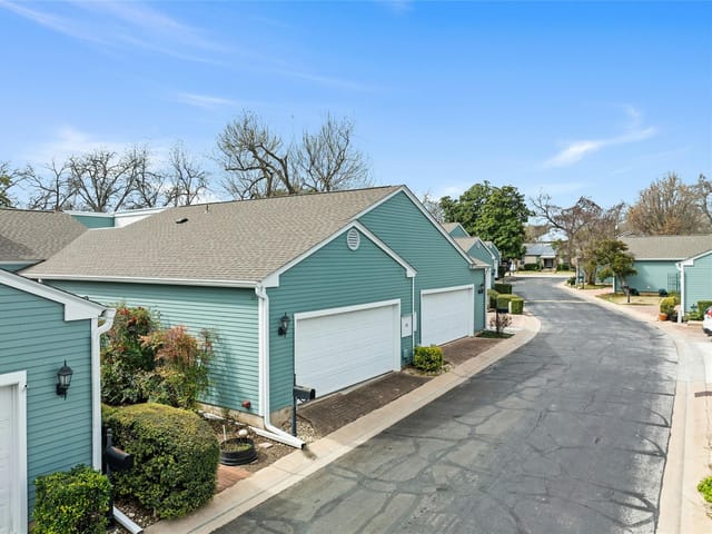 413 Towne Park Trl