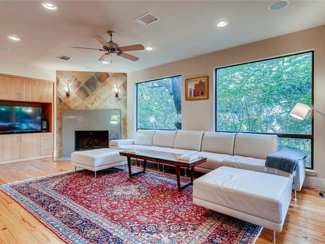 413 W LIVE OAK St