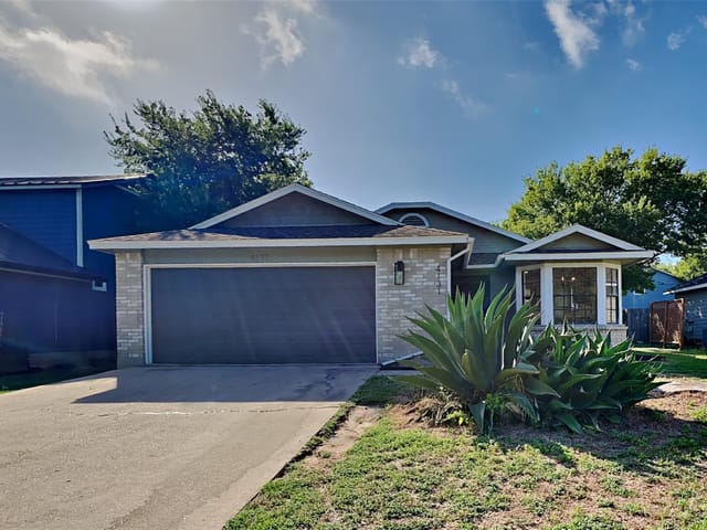 4131 Stonecroft Dr