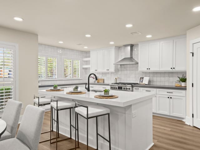 4138 Travis Country Cir