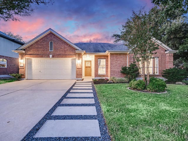 4139 Travis Country Cir