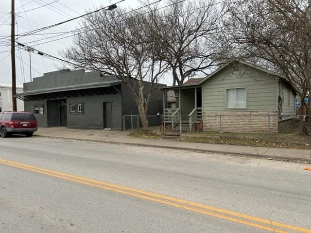 415 & 417 Robert T Martinez Jr St