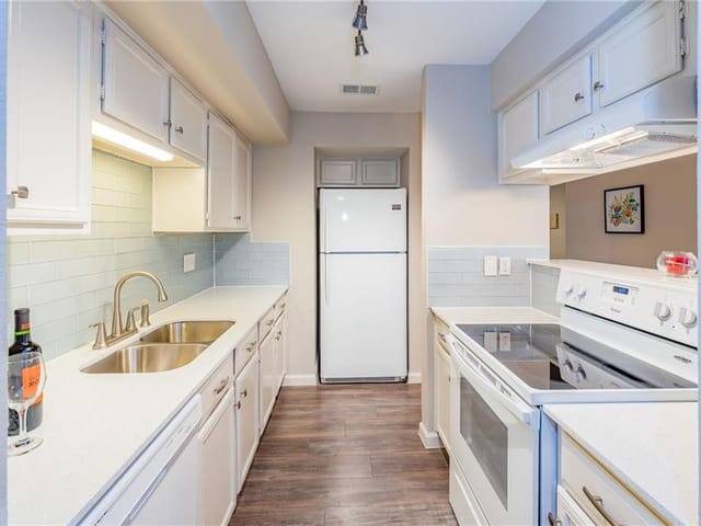4159 Steck Ave Unit #255