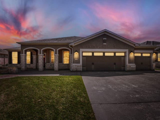 416 Davis Mountain Cir