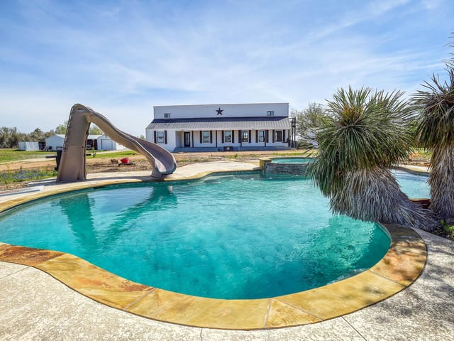 4165 Pin Oak Rd